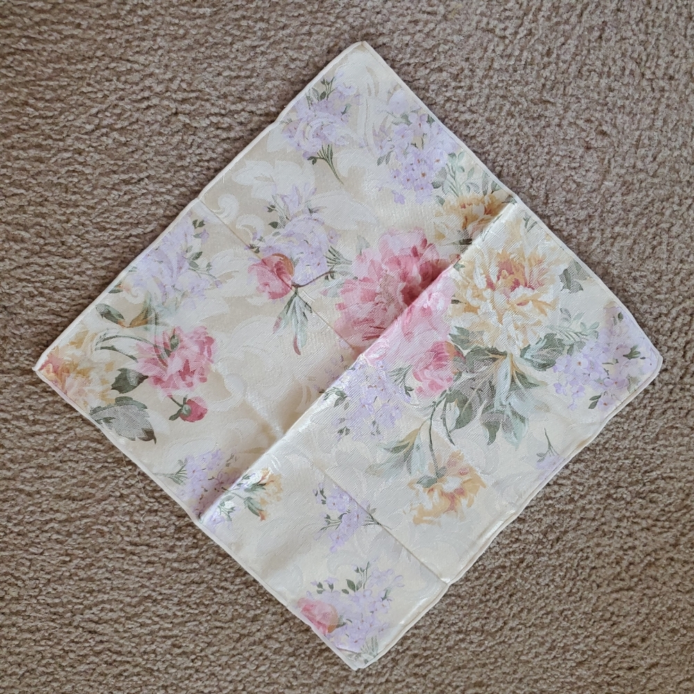 24 Butterfly Meadow Cloth Napkins..Like New Condition. Never Used